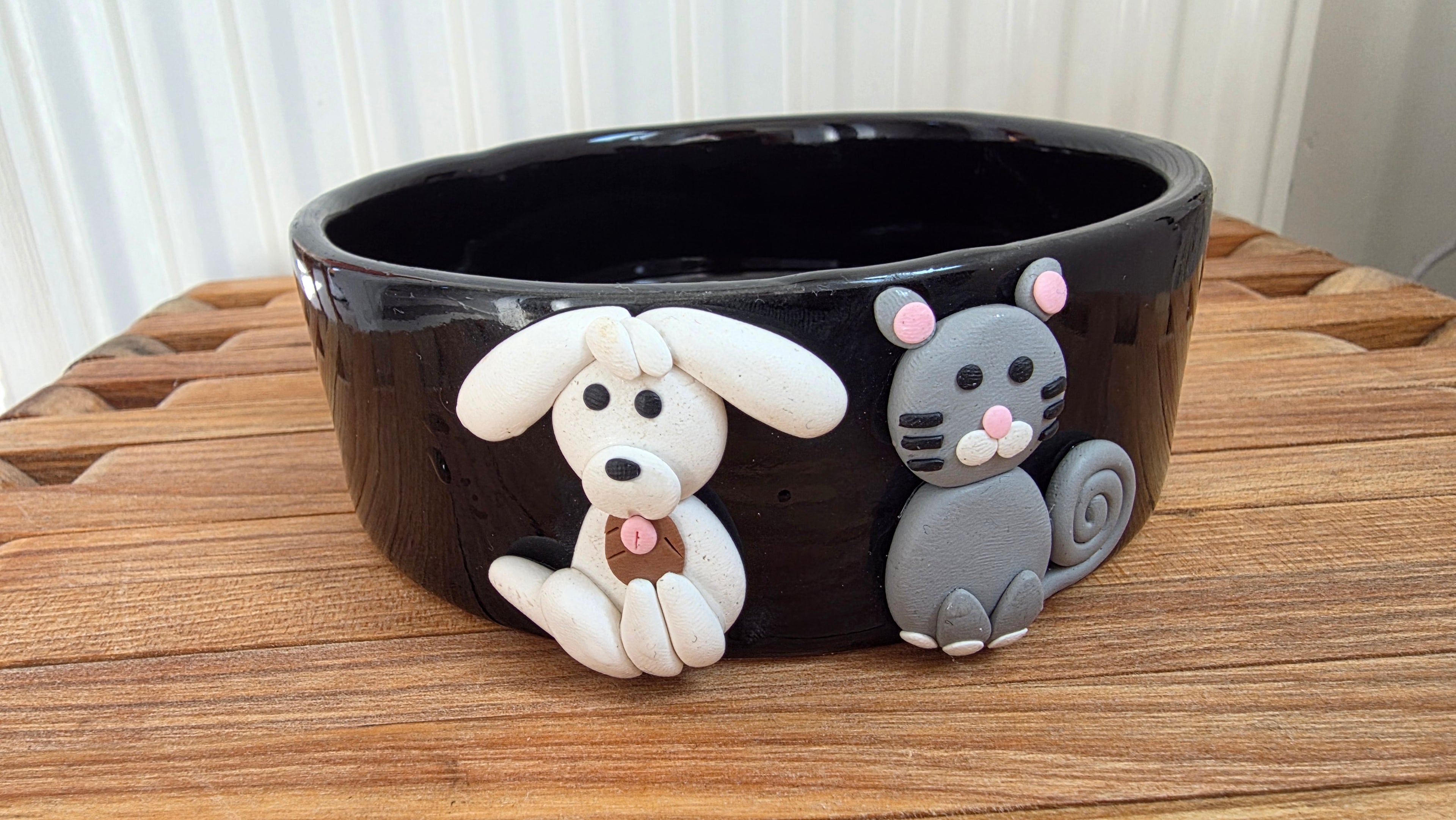 Handcrafted Ceramic Pet Food Bowl with 3D Cat/Dog Design – Small/Medium